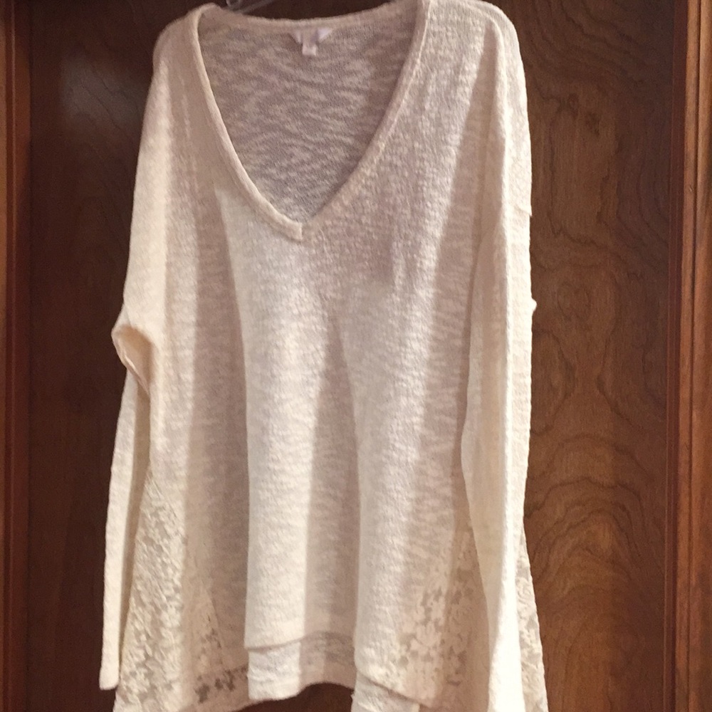 Cream color long sleeve vneck sweater